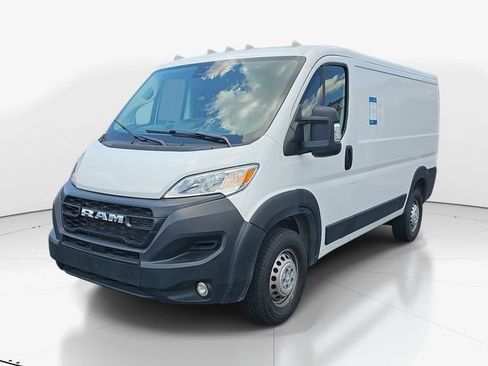 Used 2025 RAM ProMaster 2500 w/ Convenience Group FWD image 9