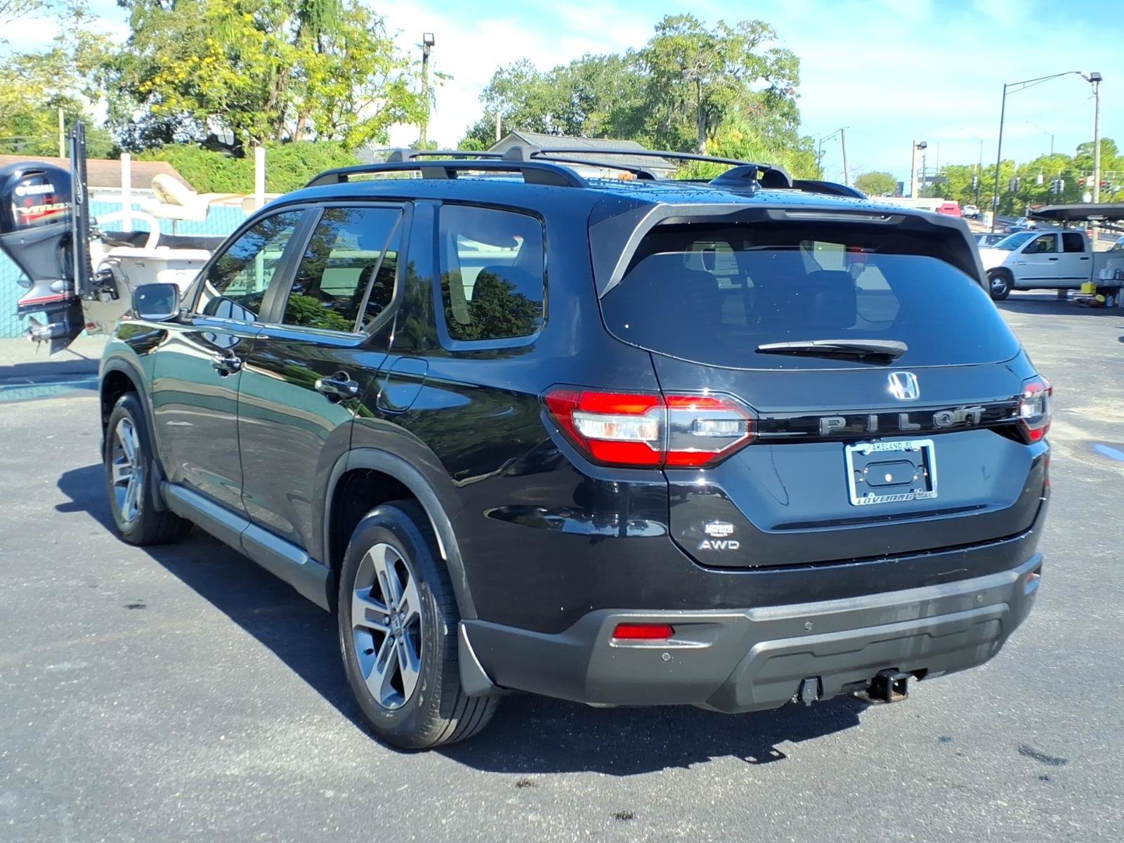 Used 2023 Honda Pilot EX-L image 3