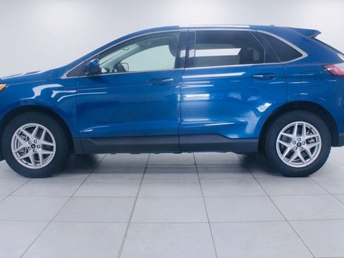 Used 2024 Ford Edge SEL image 2