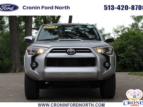 Used 2024 Toyota 4Runner TRD Off-Road Premium w/ Moonroof Package AWD/4WD image 2