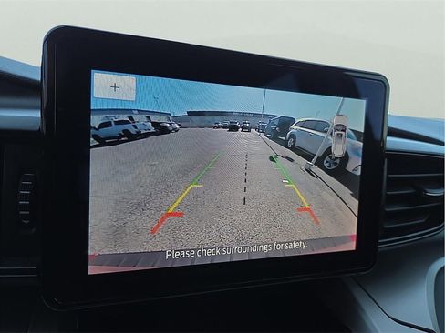 Used 2021 Ford Explorer XLT image 14