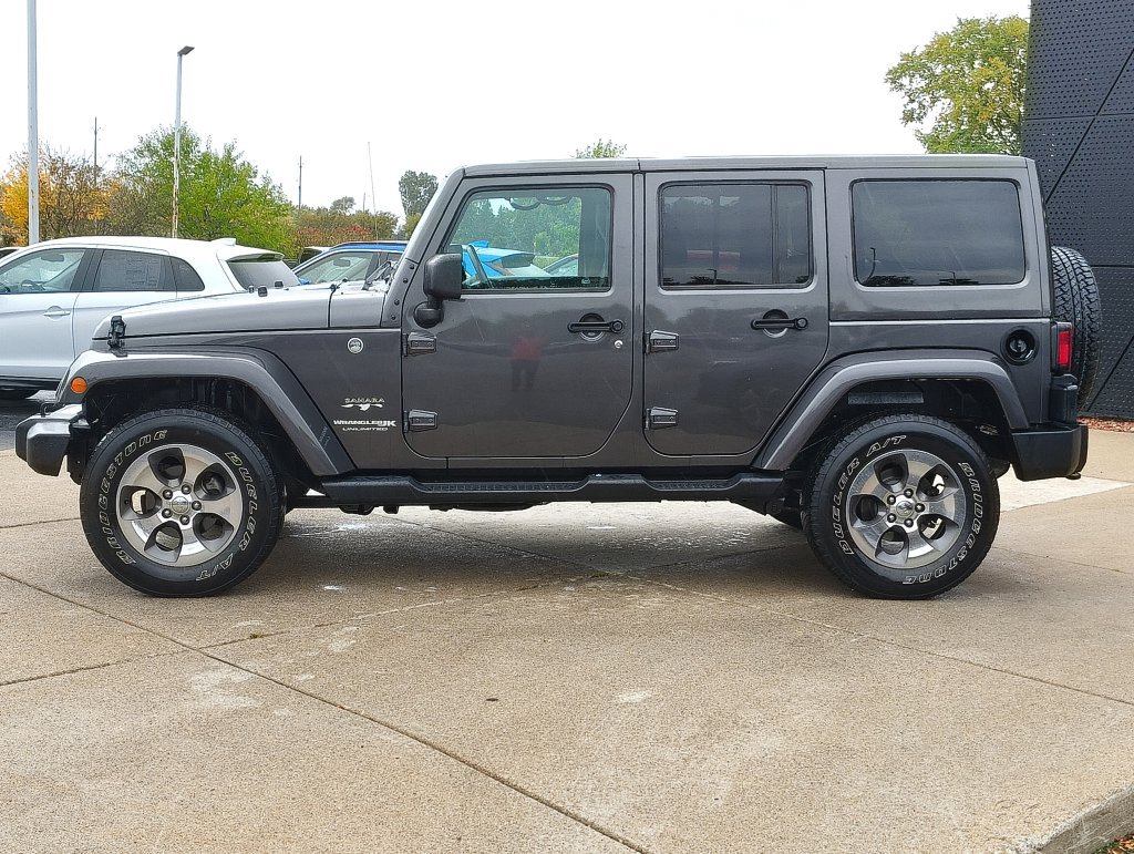 Used 2018 Jeep Wrangler Unlimited Sahara w/ Connectivity Group AWD/4WD image 7