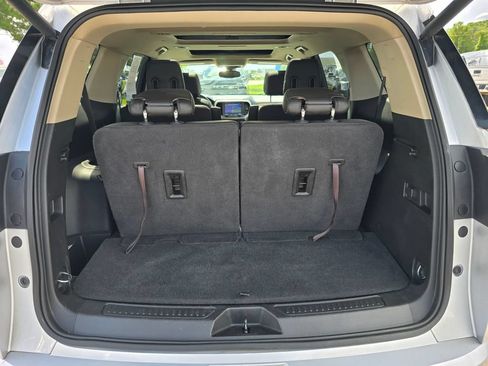 Used 2017 GMC Acadia Denali w/ Technology Package FWD image 23
