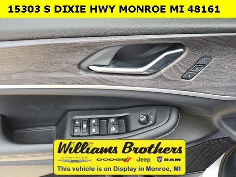 Used 2024 Jeep Grand Cherokee L Limited image 13