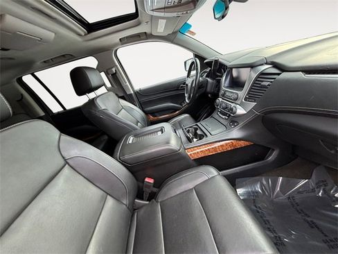 Used 2018 Chevrolet Suburban Premier image 14