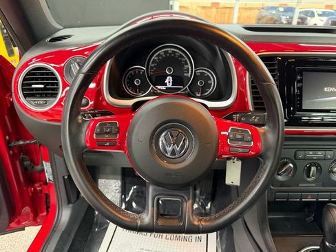 Used 2014 Volkswagen Beetle 1.8T FWD image 24