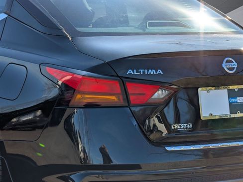 Used 2021 Nissan Altima 2.5 SR w/ SR Premium Package image 13