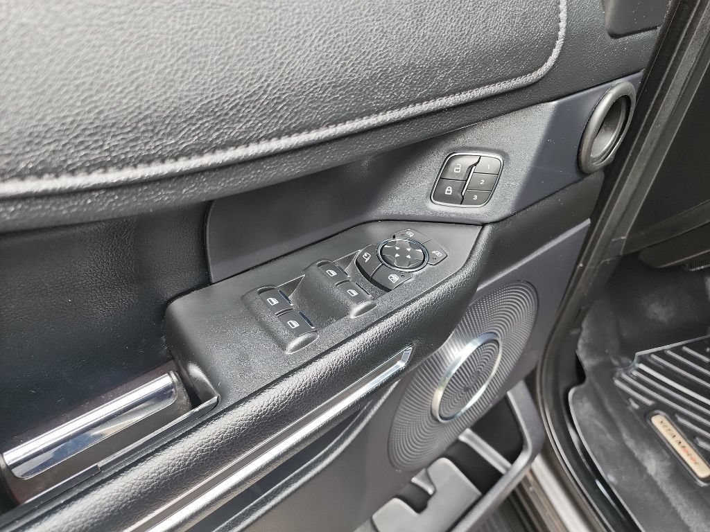 Used 2019 Ford Expedition XLT w/ Equipment Group 202A RWD image 15