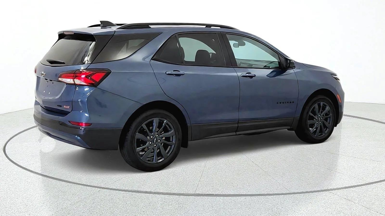 Used 2024 Chevrolet Equinox RS AWD/4WD image 9