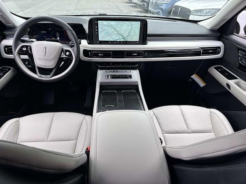 New 2026 Lincoln Aviator 2WD image 17