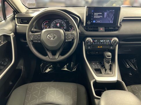 Used 2025 Toyota RAV4 XLE AWD/4WD image 24