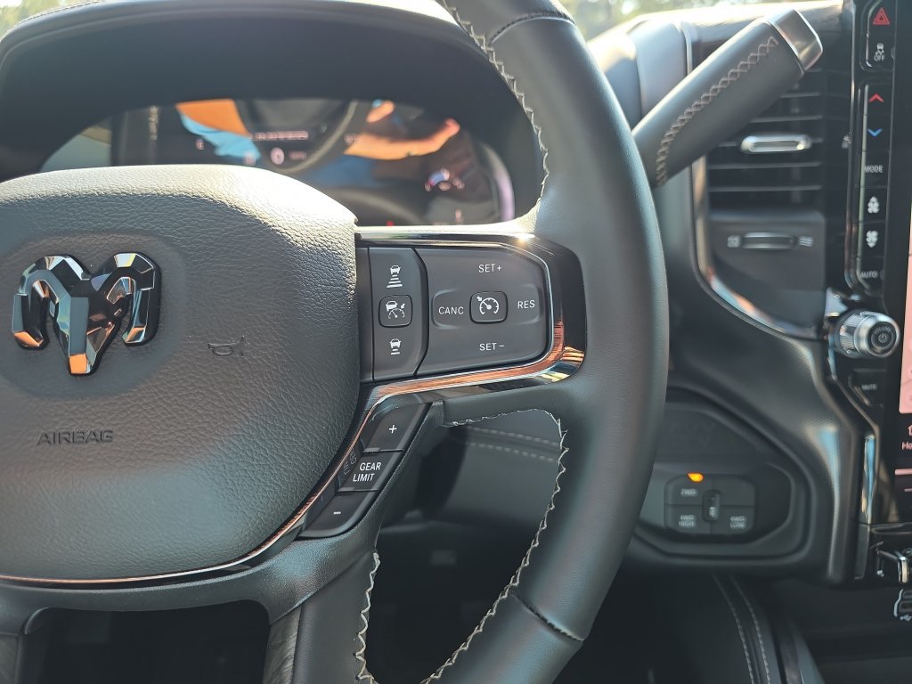 Used 2026 RAM 2500 Limited AWD/4WD image 23