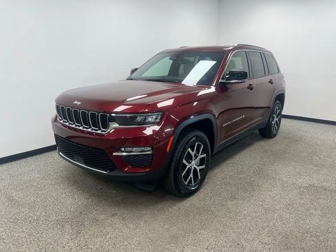 Used 2024 Jeep Grand Cherokee Limited image 16