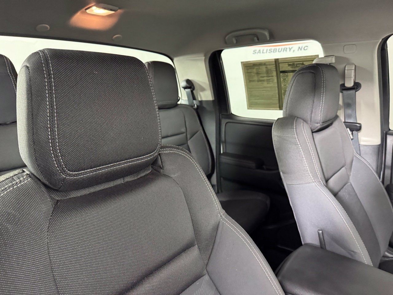 Used 2024 Nissan Frontier SV RWD image 34