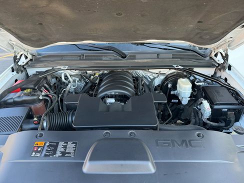 Used 2016 GMC Yukon SLT w/ HD Trailering Package image 3