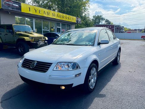 Used 2002 Volkswagen Passat GLX AWD/4WD image 1