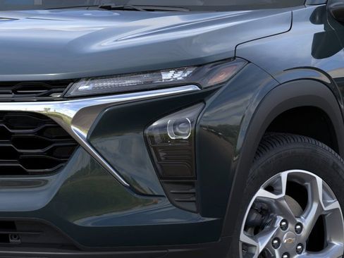 New 2026 Chevrolet Trax LS w/ LS Convenience Package FWD image 10