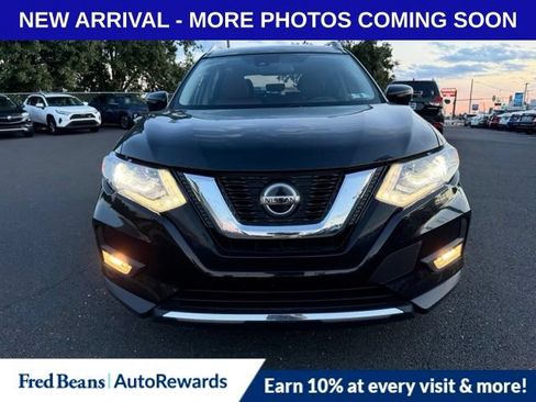 Used 2018 Nissan Rogue SL w/ Premium Package FWD image 2
