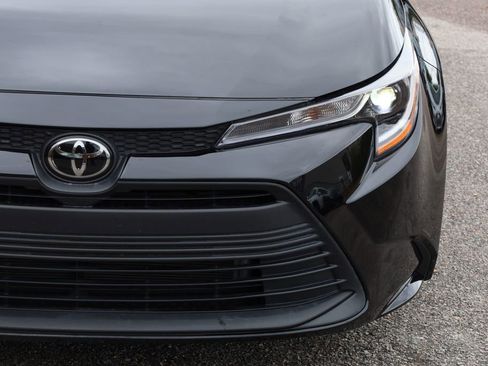 Used 2024 Toyota Corolla LE image 15