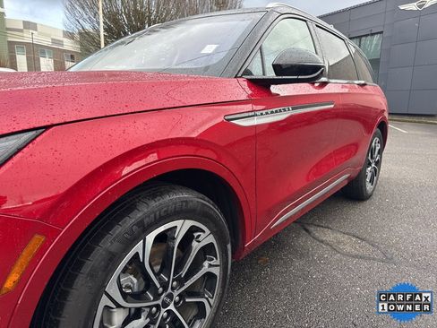 Used 2024 Lincoln Nautilus Reserve image 14