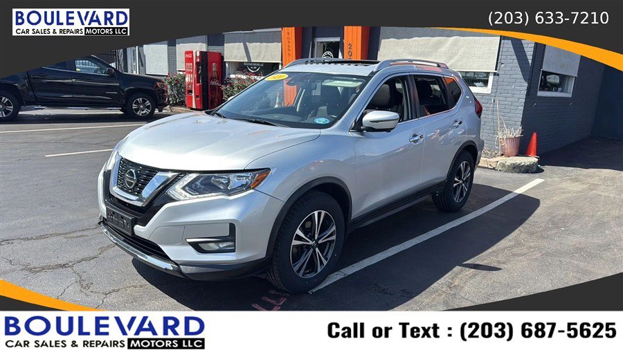 Used 2020 Nissan Rogue SV w/ Sun & Sound Touring Package AWD/4WD image 3