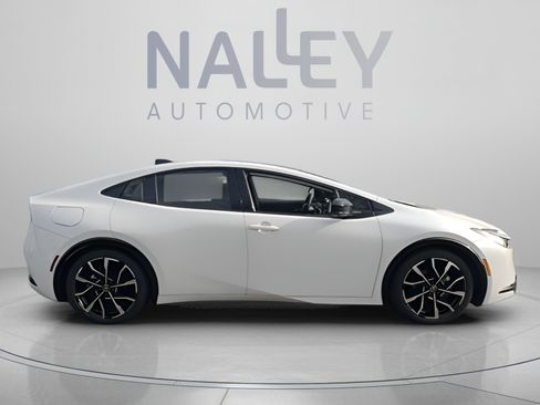New 2026 Toyota Prius Plug-In Hybrid FWD image 6
