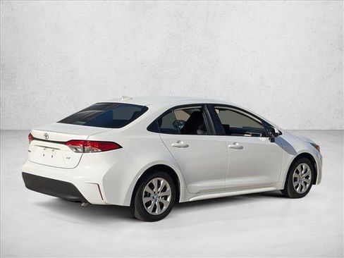 Used 2023 Toyota Corolla LE FWD image 5