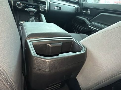 Used 2025 Toyota Tacoma TRD Sport AWD/4WD image 25