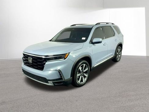 Used 2024 Honda Pilot Touring image 2