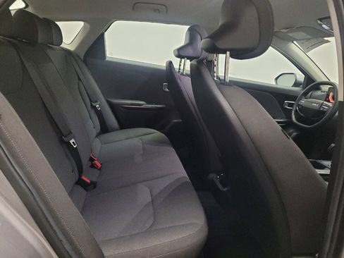 Used 2025 Kia K4 FWD image 19