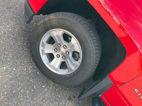 Used 2018 Chevrolet Silverado 1500 LT w/ All Star Edition AWD/4WD image 37
