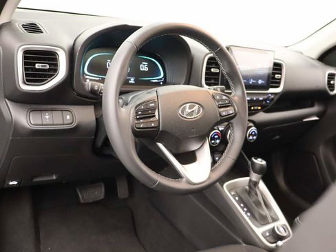 Used 2026 Hyundai Venue SEL FWD image 15