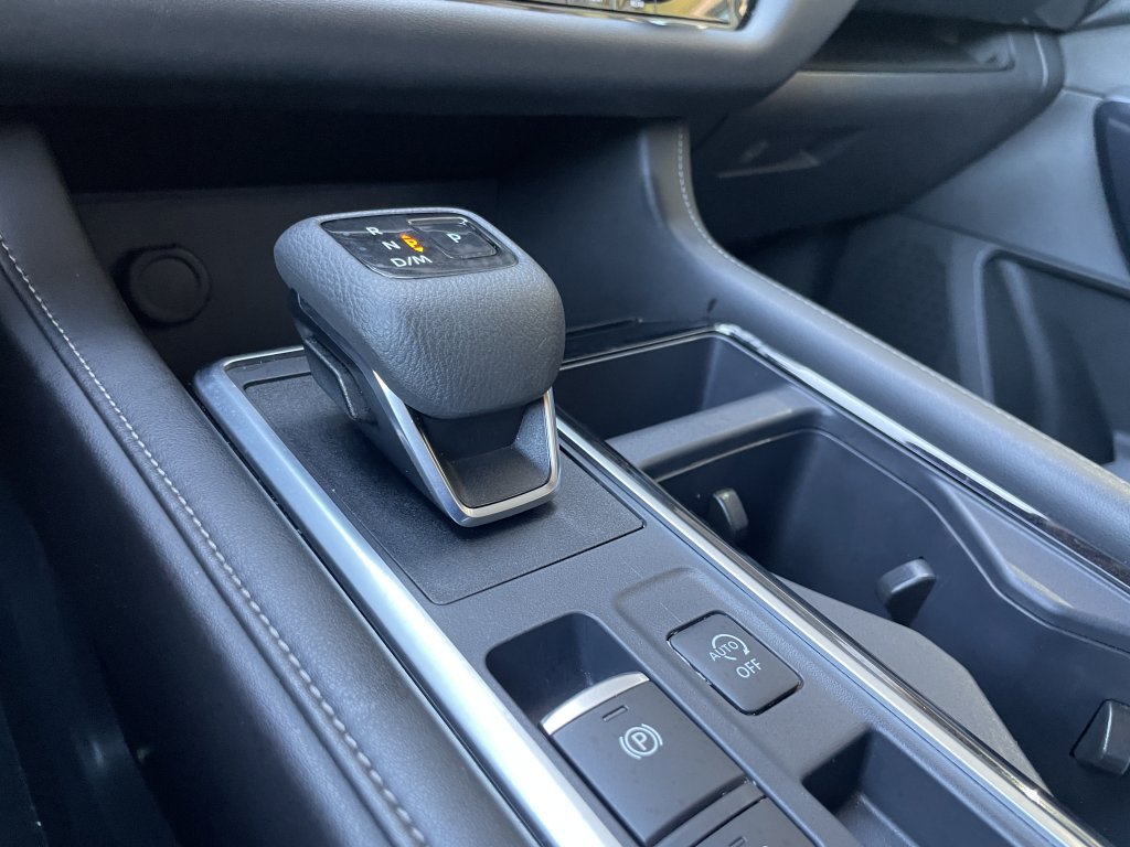 Used 2024 Nissan Pathfinder SV w/ Lighting Package (N92) FWD image 38