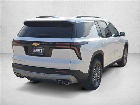 Used 2026 Chevrolet Traverse LT AWD/4WD image 5
