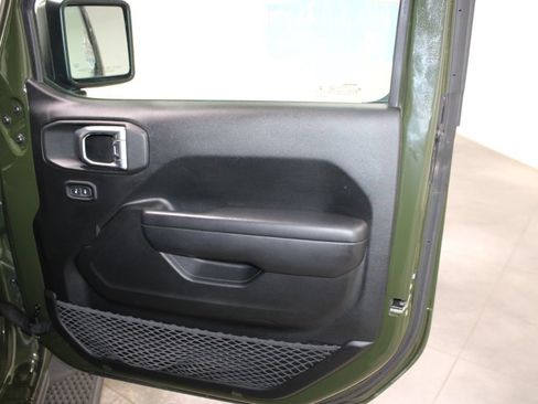 Used 2021 Jeep Wrangler Sport AWD/4WD image 21
