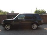 Used 2004 Land Rover Range Rover HSE image 2