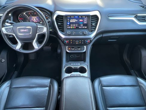 Used 2023 GMC Acadia SLT image 18