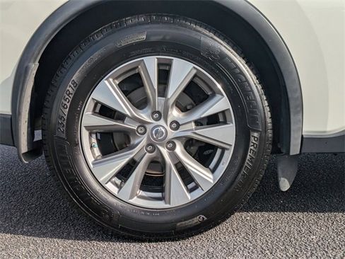 Used 2018 Nissan Murano SL w/ Moonroof Package image 12