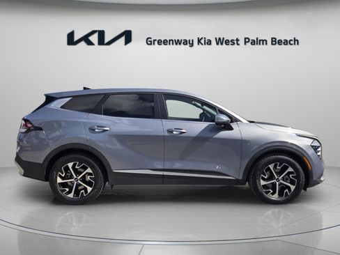 Used 2024 Kia Sportage EX image 8