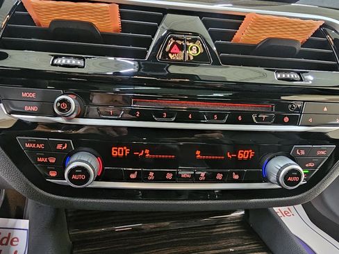 Used 2019 BMW 540i xDrive image 36