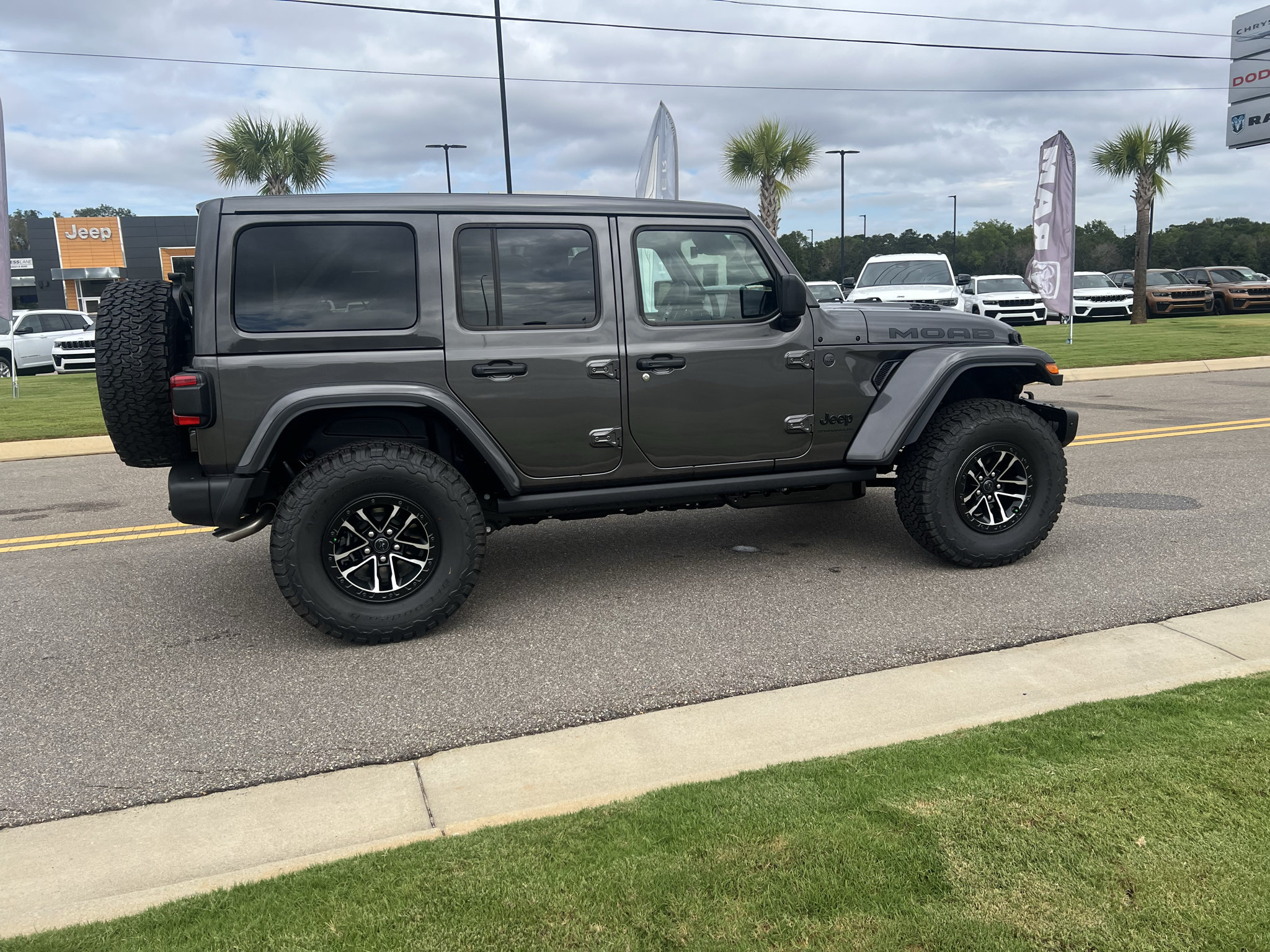 New 2027 Jeep Wrangler Unlimited Rubicon 392 AWD/4WD image 8