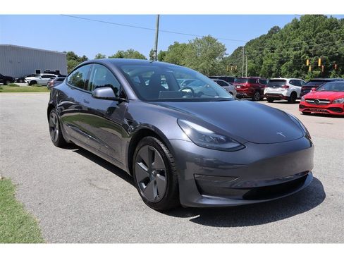 Used 2023 Tesla Model 3 Standard Range RWD image 9