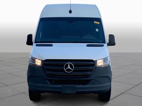 Used 2023 Mercedes-Benz Sprinter 2500 image 3