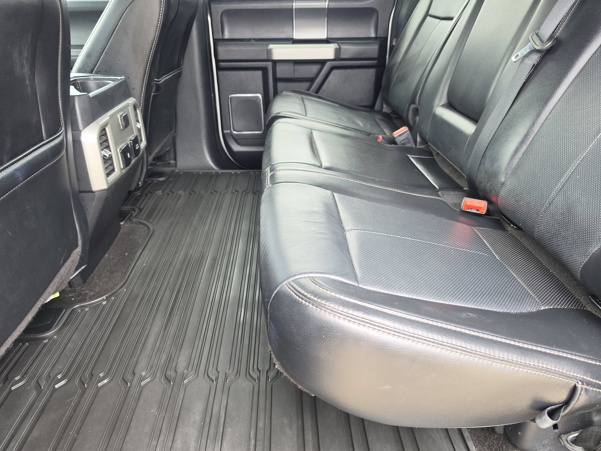 Used 2019 Ford F150 Lariat AWD/4WD image 12
