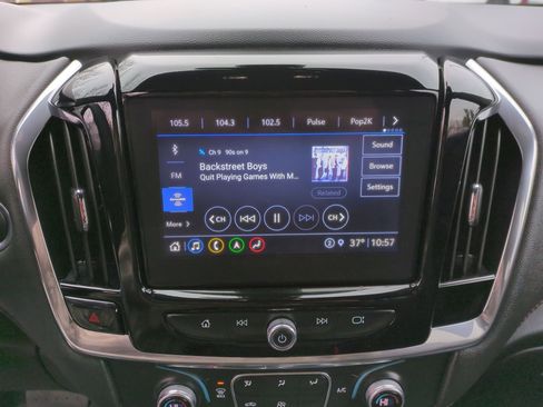 Used 2023 Chevrolet Traverse RS image 13