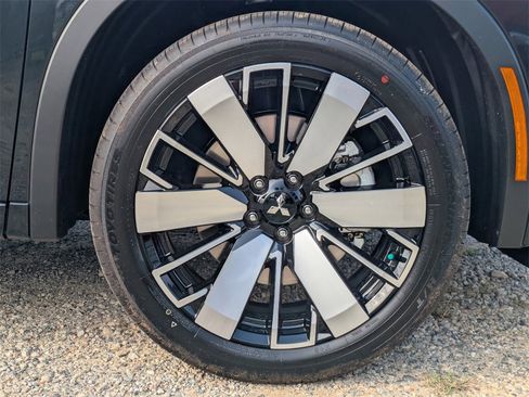 New 2025 Mitsubishi Outlander SEL image 11