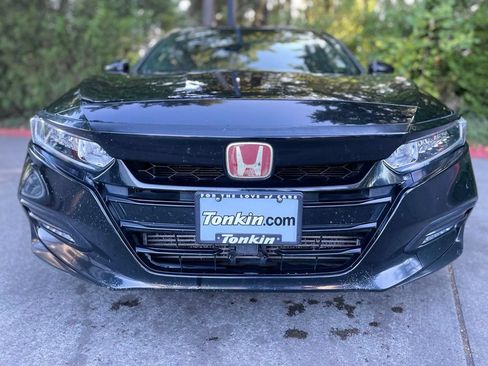 Used 2018 Honda Accord Sport image 8