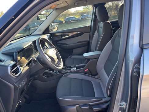 Used 2025 Chevrolet TrailBlazer LT image 24