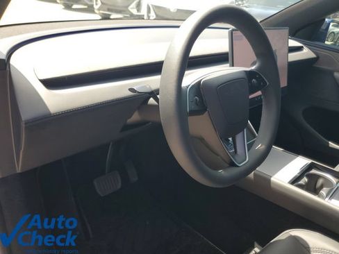 Used 2026 Tesla Model Y 2WD image 19