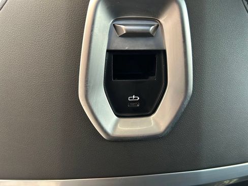 Used 2026 BMW 740i RWD image 37